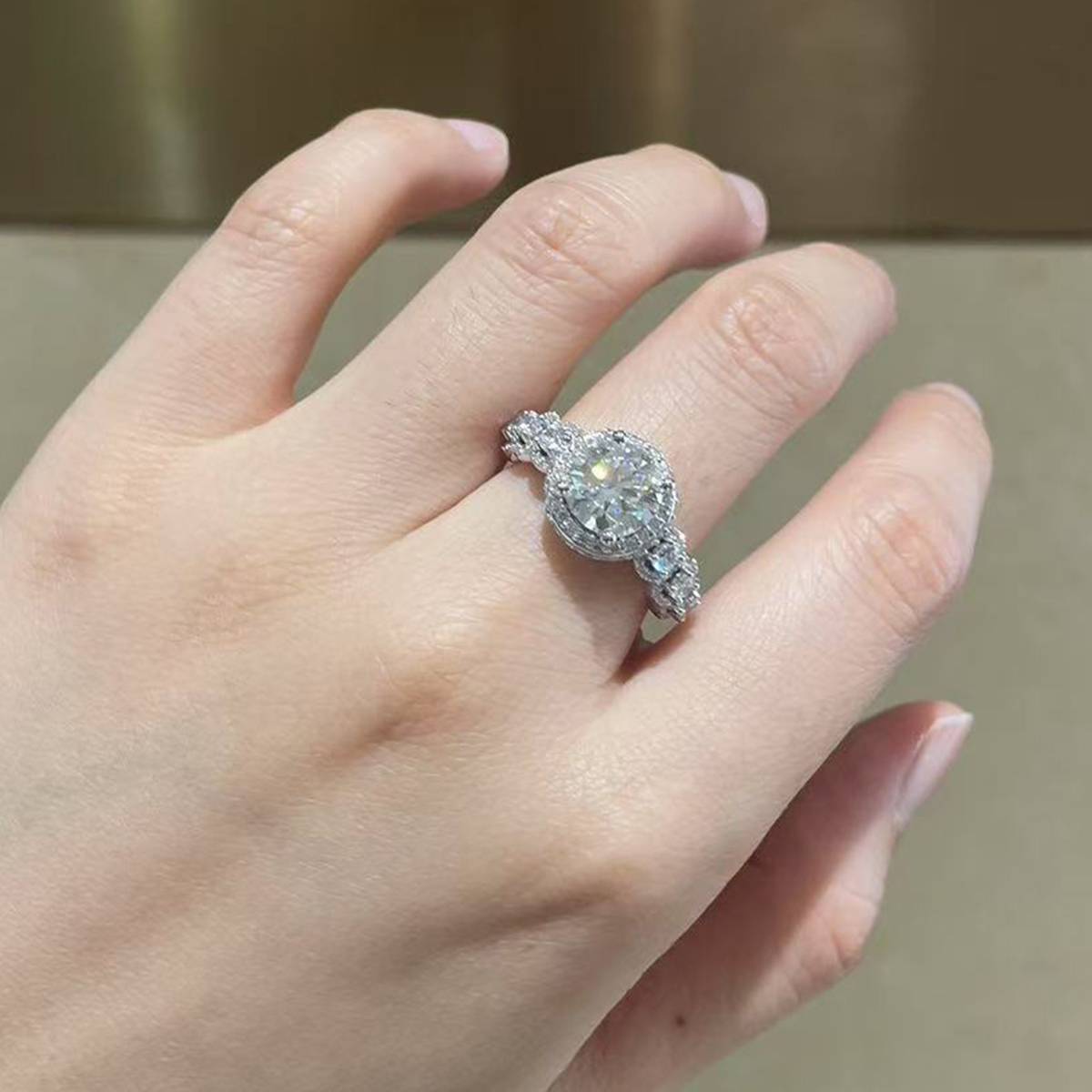 Luxury Full Diamond Round Bag Women's Ring S925 Silver Plated Platinum Customized Selection Main Stone Moissanite 2.0ct/Side Stone Cubic Zirconia